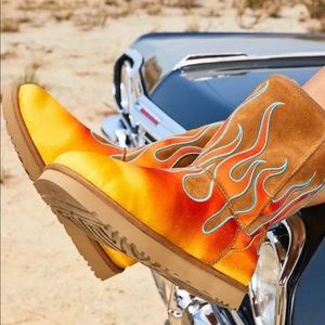 Sold‼️UGG By JEREMY SCOTT Women’s Limited Edition